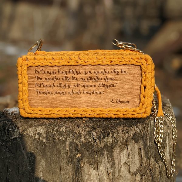 Crochet Clutch Hovhannes Shiraz