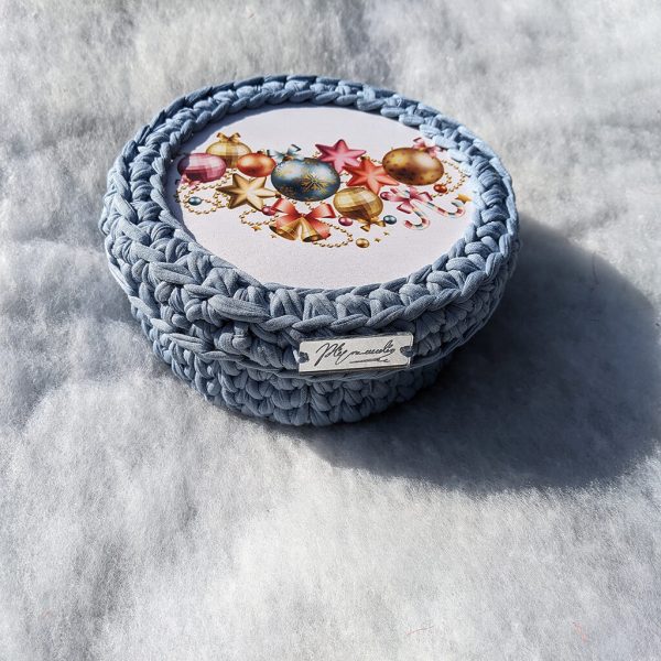 crochet gift box new year