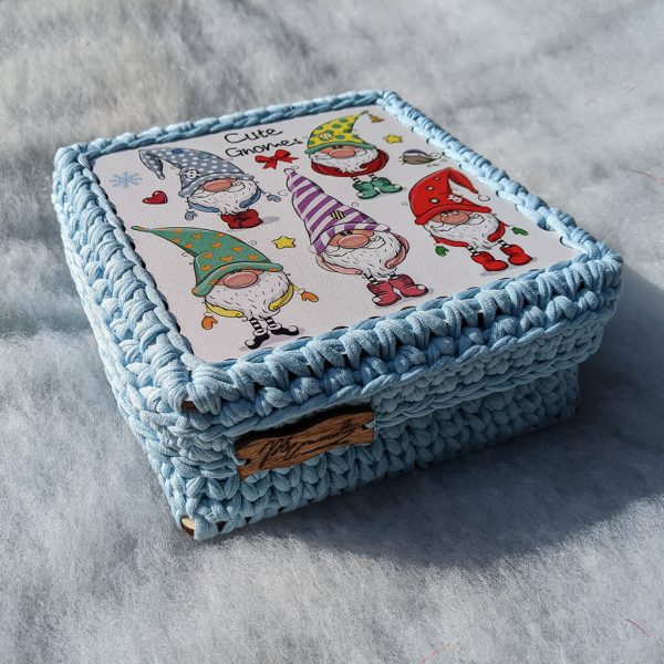 crochet gift box new year